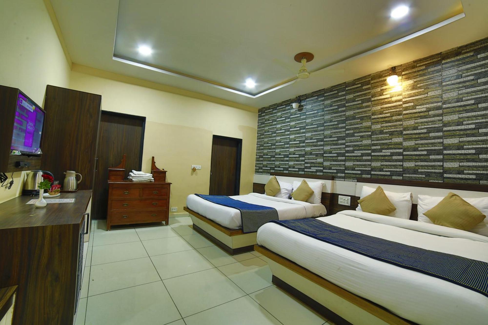 Briars Heritage Mount Abu Exterior photo